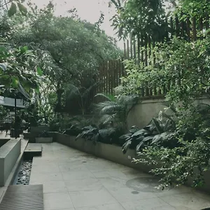 V Grand Hotel, A Member Of Radisson Individuals מדיין